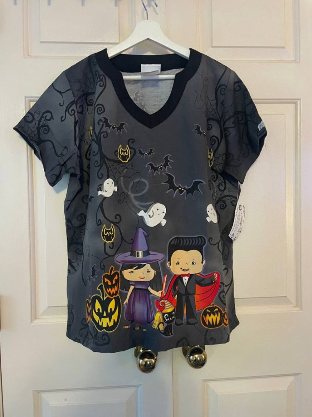NWT scrubs  Haunted Night kids Halloween Scrub Top Large - Spooky Cute nursing